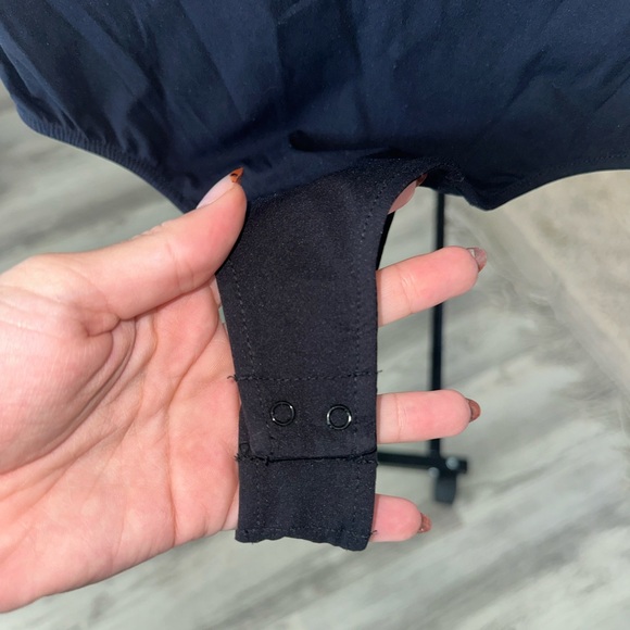 Vince Scoop Neck Bodysuit Black - Picture 4 of 6